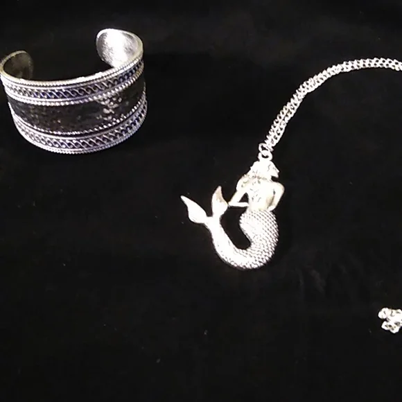 Mermaid Necklace and Cuff Bracelet ***HOST PICK*** 08/15 & 07/08 - Picture 1 of 4